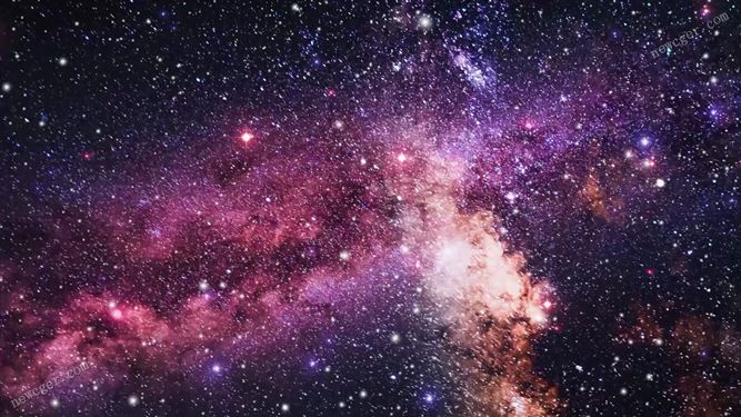 在美丽浩瀚又大气的发光星系中飞行的视频素材-创富院